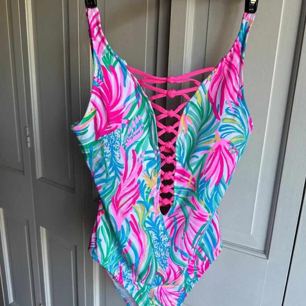 NWT $148 LILLY PULITZER ISLE LATTICE ONE-PIECE SWIMSUIT SIZE 2